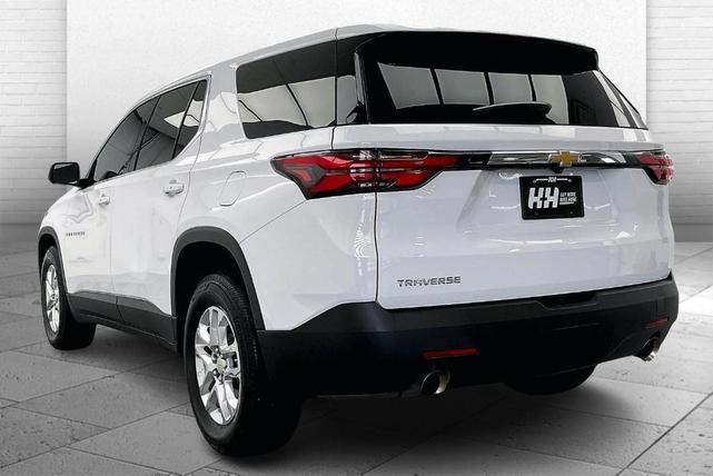 Photo of 2023 Summit White Chevrolet Traverse