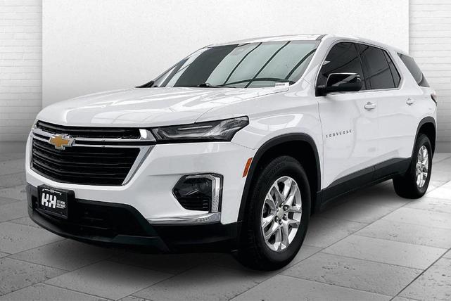 Photo of 2023 Summit White Chevrolet Traverse