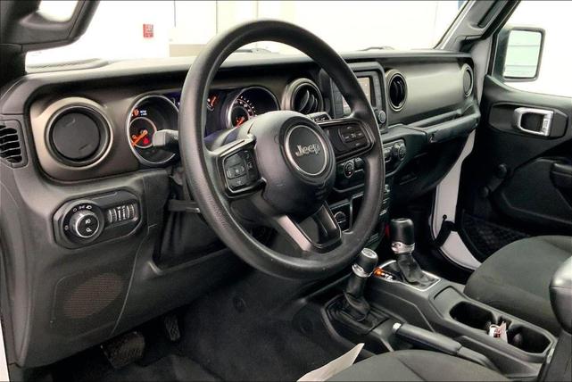 Photo of 2021 Bright White Clearcoat Jeep Gladiator
