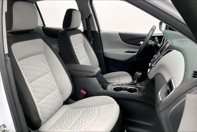 Photo of 2020 Summit White Chevrolet Equinox