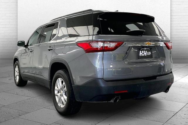 Photo of 2021 Satin Steel Metallic Chevrolet Traverse