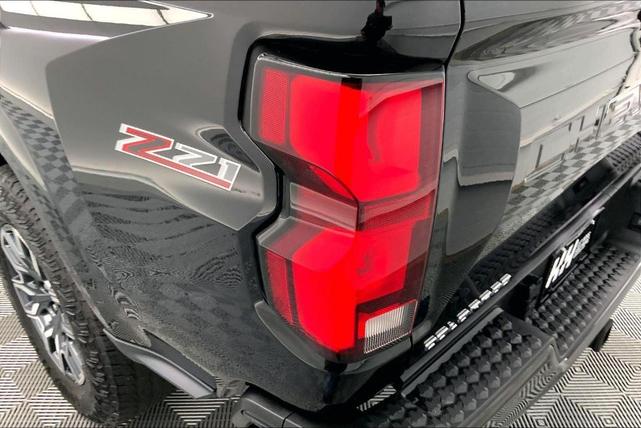 Photo of 2023 Black Chevrolet Colorado