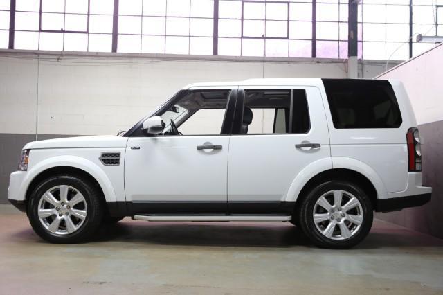 Photo of 2015 Fuji White Land Rover LR4
