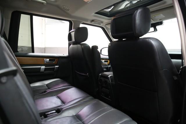 Photo of 2015 Fuji White Land Rover LR4