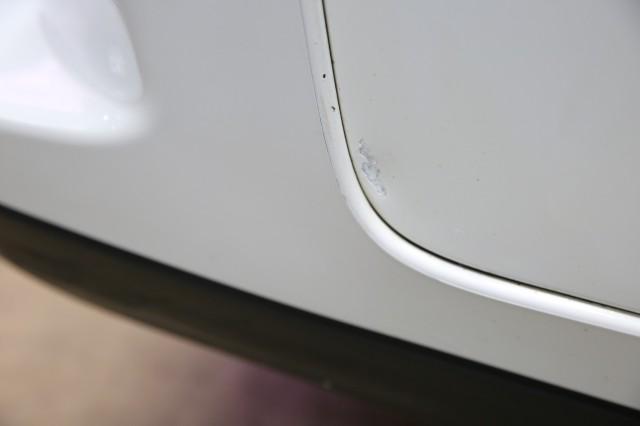 Photo of 2015 Fuji White Land Rover LR4