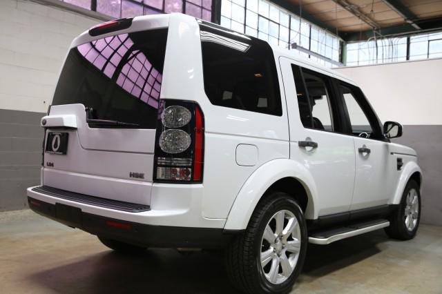 Photo of 2015 Fuji White Land Rover LR4