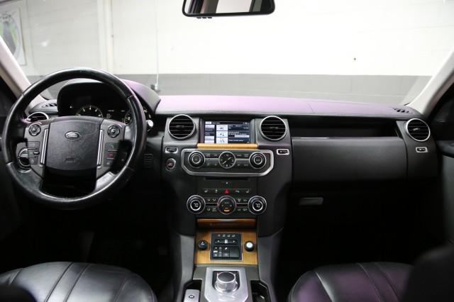 Photo of 2015 Fuji White Land Rover LR4