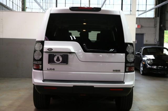 Photo of 2015 Fuji White Land Rover LR4