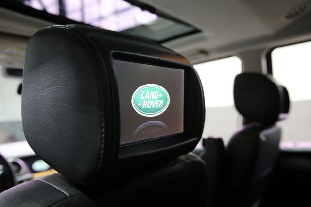 Photo of 2015 Fuji White Land Rover LR4