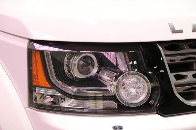 Photo of 2015 Fuji White Land Rover LR4