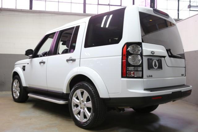 Photo of 2015 Fuji White Land Rover LR4