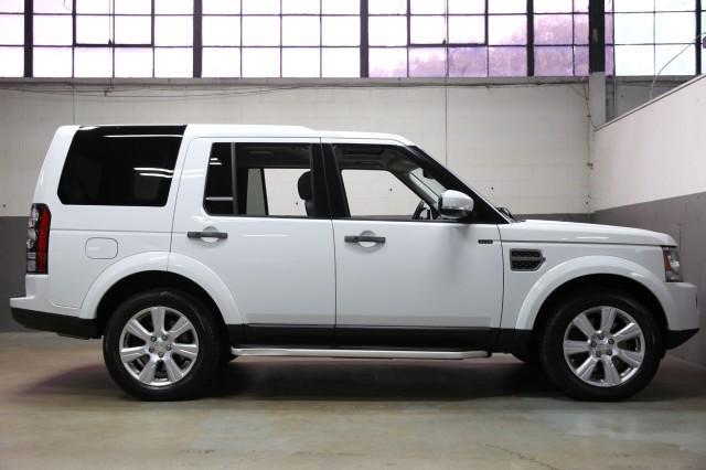 Photo of 2015 Fuji White Land Rover LR4