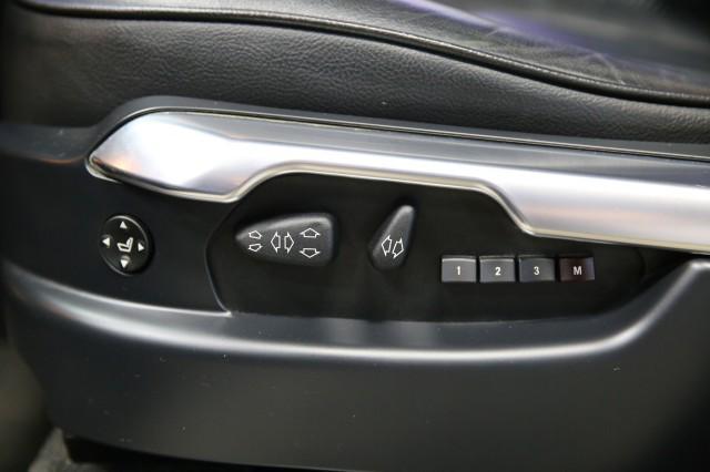Photo of 2012 Santorini Black Metallic Land Rover Range Rover