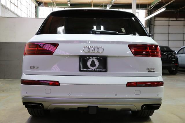 Photo of 2018 Glacier White Metallic Audi Q7