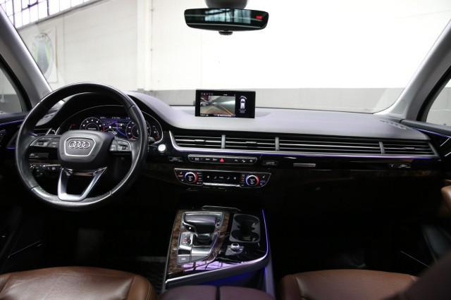 Photo of 2018 Glacier White Metallic Audi Q7
