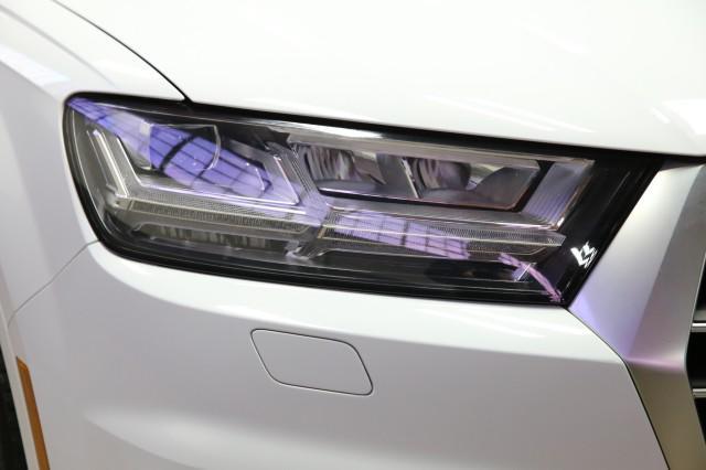 Photo of 2018 Glacier White Metallic Audi Q7