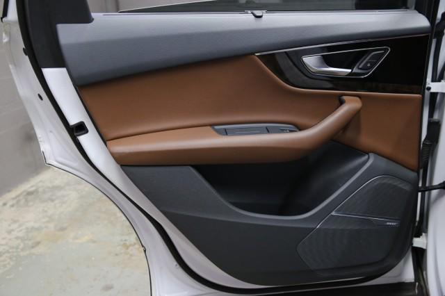 Photo of 2018 Glacier White Metallic Audi Q7