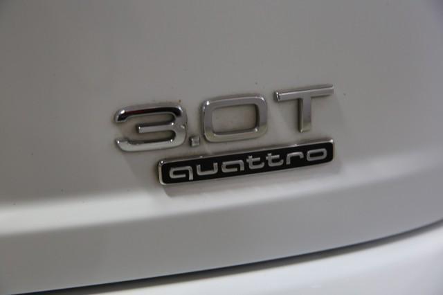 Photo of 2018 Glacier White Metallic Audi Q7