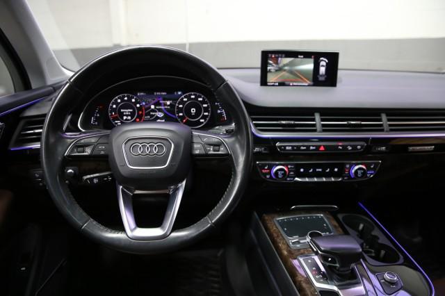 Photo of 2018 Glacier White Metallic Audi Q7