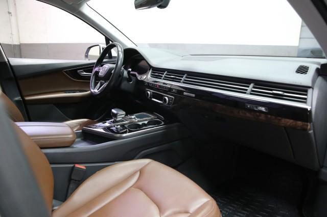 Photo of 2018 Glacier White Metallic Audi Q7