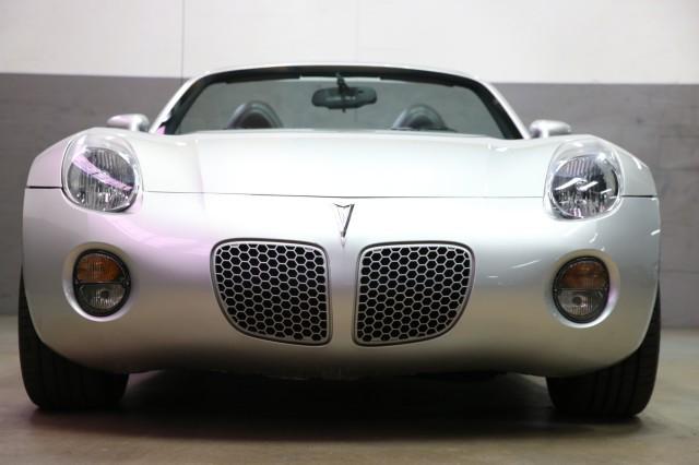Photo of 2008 Cool (Liquid Silver Met) Pontiac Solstice