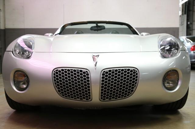 Photo of 2008 Cool (Liquid Silver Met) Pontiac Solstice