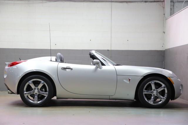 Photo of 2008 Cool (Liquid Silver Met) Pontiac Solstice