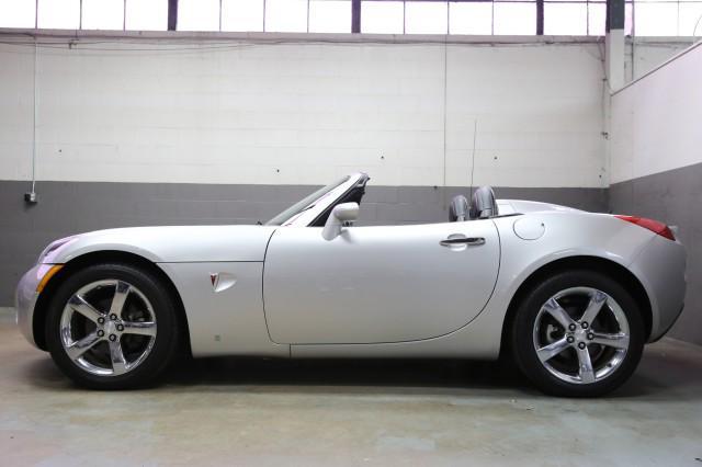 Photo of 2008 Cool (Liquid Silver Met) Pontiac Solstice