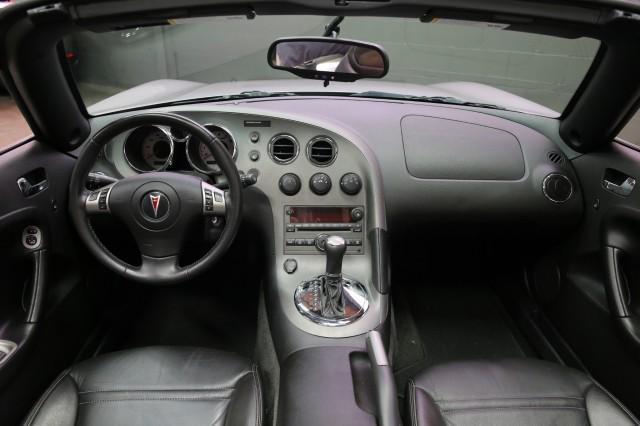Photo of 2008 Cool (Liquid Silver Met) Pontiac Solstice