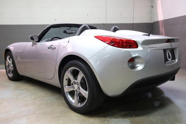 Photo of 2008 Cool (Liquid Silver Met) Pontiac Solstice