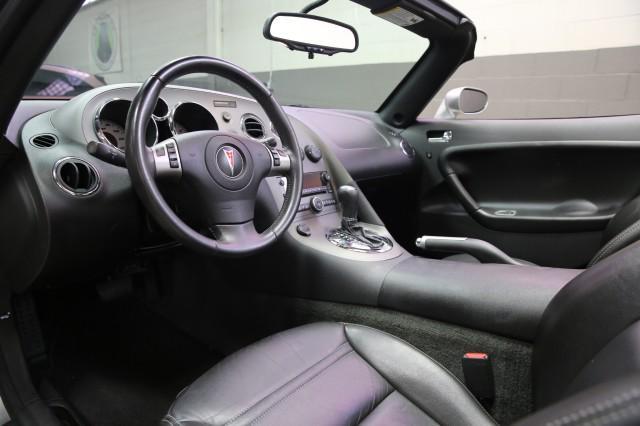 Photo of 2008 Cool (Liquid Silver Met) Pontiac Solstice