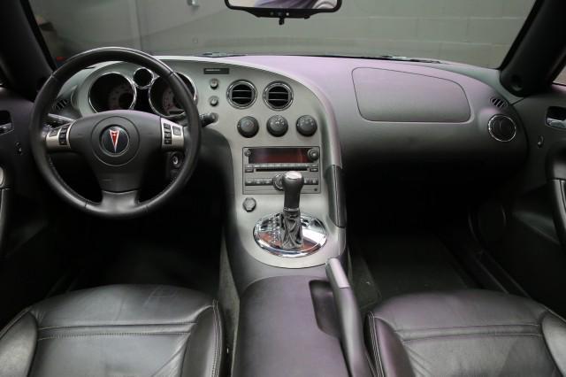 Photo of 2008 Cool (Liquid Silver Met) Pontiac Solstice