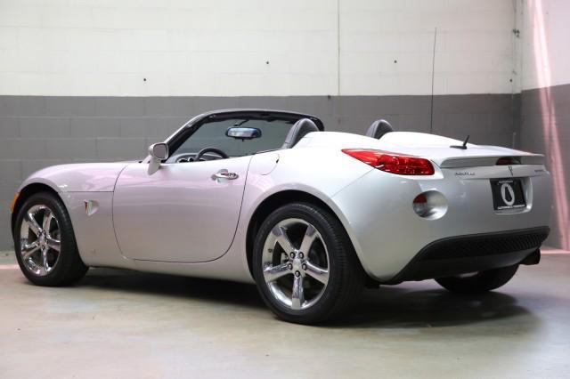 Photo of 2008 Cool (Liquid Silver Met) Pontiac Solstice