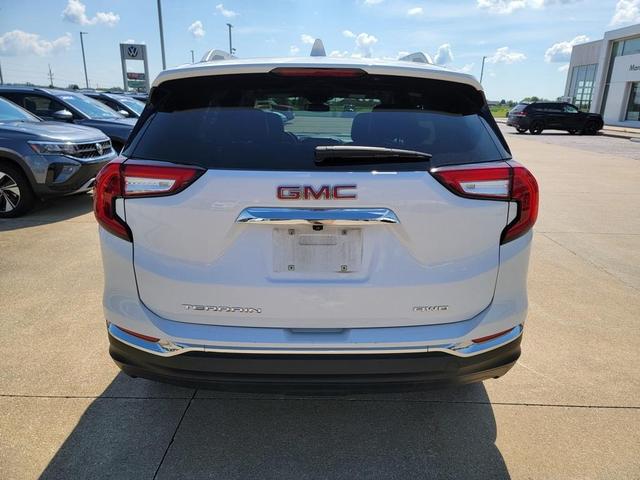Photo of 2024 Summit White GMC Terrain