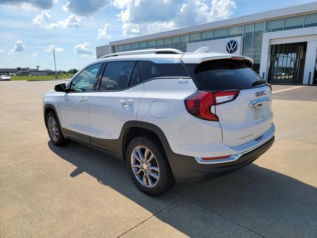 Photo of 2024 Summit White GMC Terrain