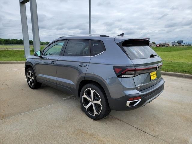 Photo of 2025 Platinum Gray Metallic Volkswagen Taos