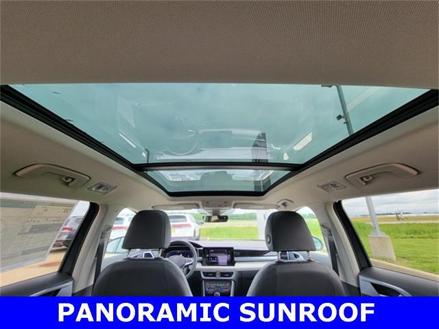 Photo of 2025 Platinum Gray Metallic Volkswagen Taos