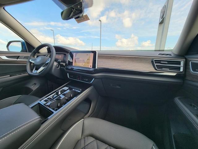 Photo of 2025 Mountain  Lake Blue Volkswagen Atlas