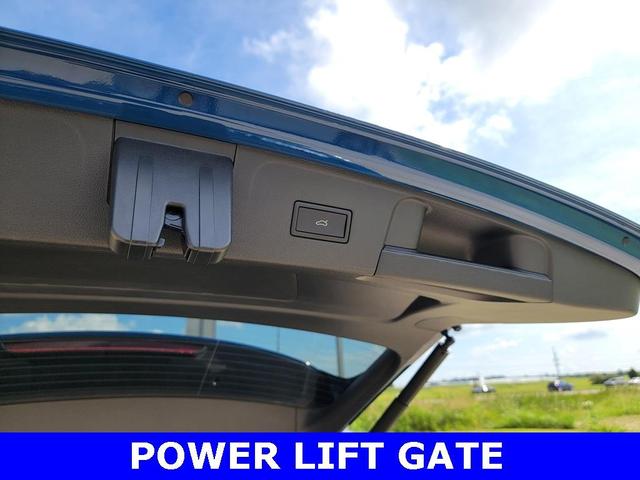 Photo of 2025 Mountain  Lake Blue Volkswagen Atlas