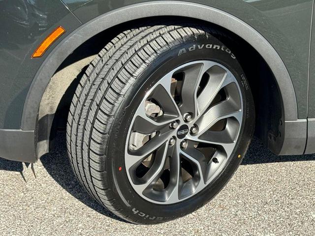 Photo of 2022 Gilded Green Metallic Clearcoat Lincoln Nautilus