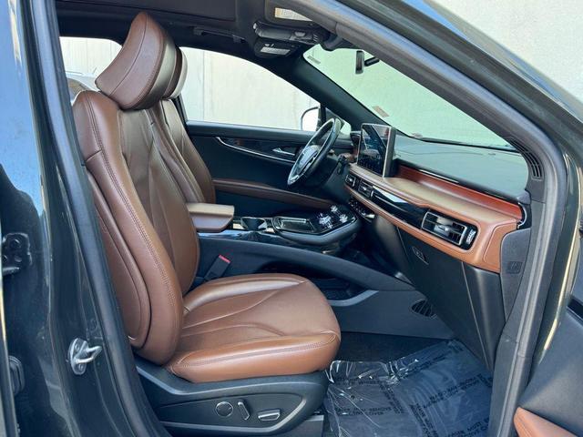 Photo of 2022 Gilded Green Metallic Clearcoat Lincoln Nautilus