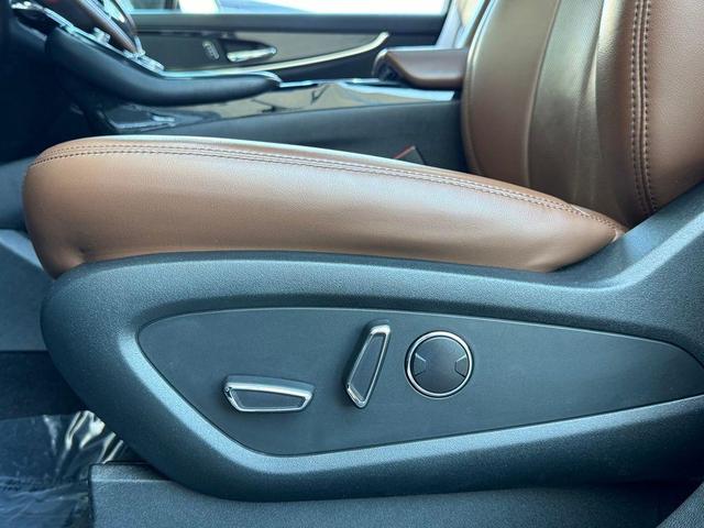 Photo of 2022 Gilded Green Metallic Clearcoat Lincoln Nautilus