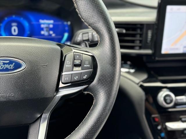 Photo of 2022 Agate Black Metallic Ford Explorer