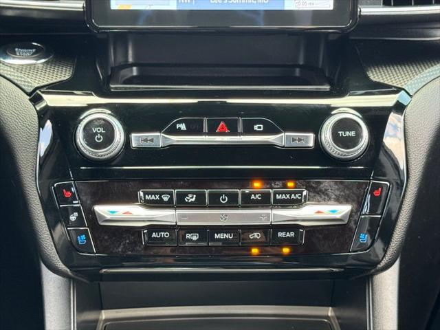 Photo of 2022 Agate Black Metallic Ford Explorer