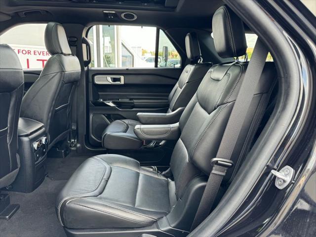 Photo of 2022 Agate Black Metallic Ford Explorer
