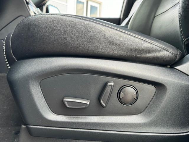 Photo of 2022 Agate Black Metallic Ford Explorer