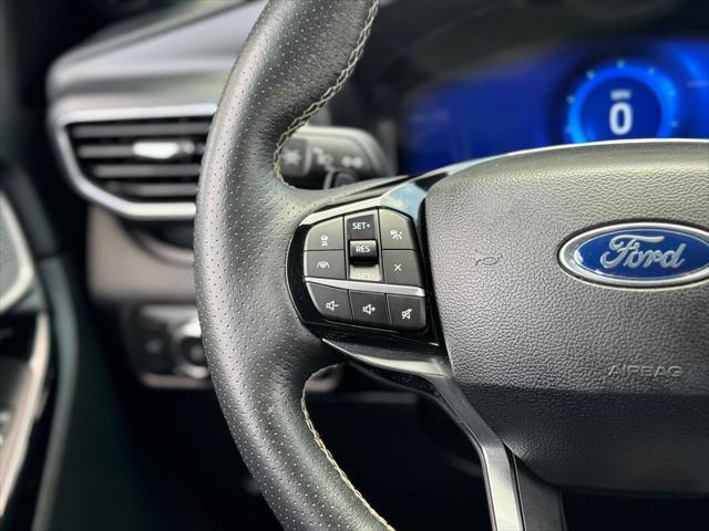 Photo of 2022 Agate Black Metallic Ford Explorer