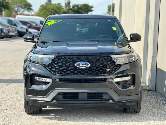 Photo of 2022 Agate Black Metallic Ford Explorer