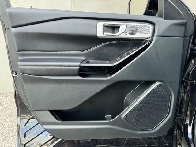 Photo of 2022 Agate Black Metallic Ford Explorer