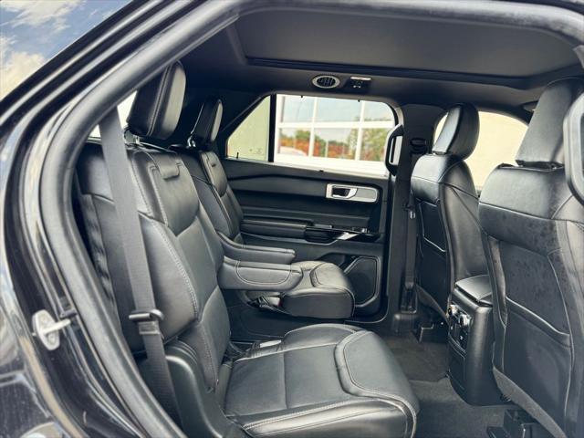 Photo of 2022 Agate Black Metallic Ford Explorer
